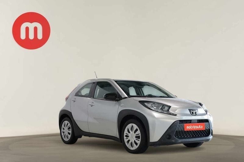 Cinzento Usado 2023 Toyota Aygo Citadino | € 17.499 (Preço elevado) - Imagem 1/4