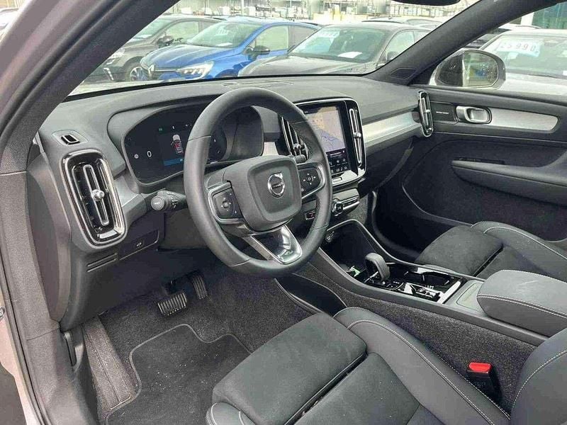Usado Volvo XC40 Plus 163 HP (119 kW) 2025 Outro SUV