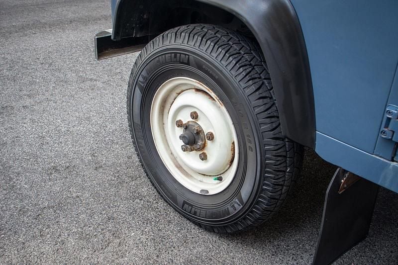 Usado Land Rover Defender 113 HP (83 kW) 1997 Azul SUV