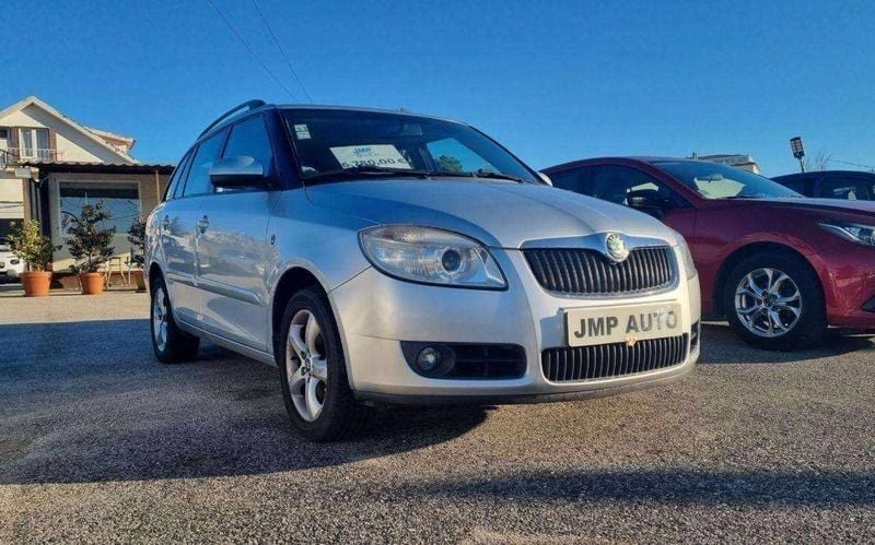 Cinza Usado 2010 Skoda Fabia Classic Carrinha | € 5.750 (Preço justo) - Imagem 1/4