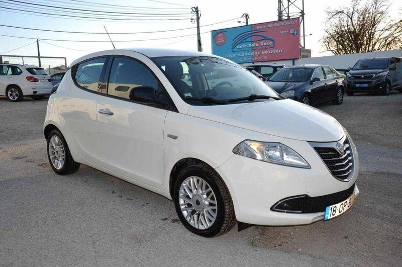 Branco Usado 2014 Lancia Ypsilon Gold Citadino | € 9.450 (Preço elevado) - Imagem 1/4
