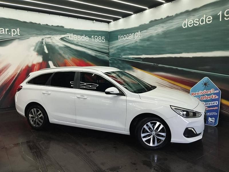 Usado Hyundai i30 116 HP (85 kW) 2019 Branco Carrinha