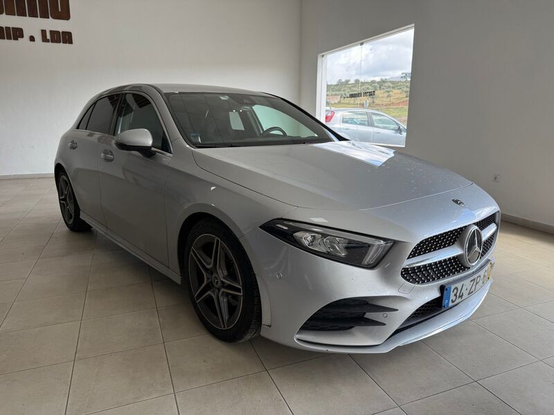 Cinza Usado 2019 Mercedes A180 AMG line | € 27.490 (Preço elevado) - Imagem 1/4
