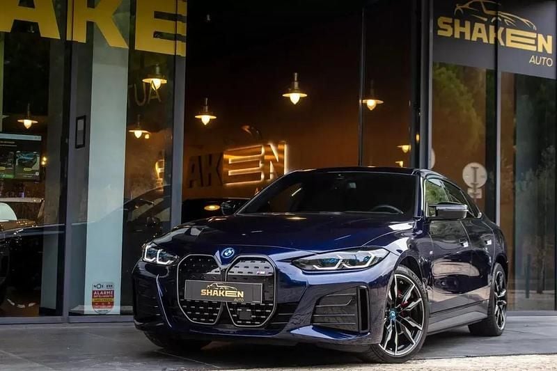 Azul escuro Usado 2024 BMW i4 Sedan | € 68.880 - Imagem 1/4
