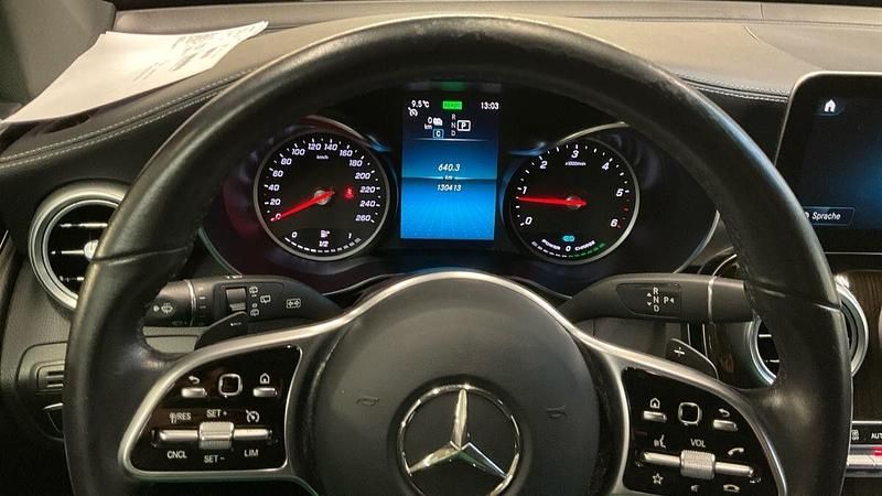 Usado Mercedes GLC300 245 HP (180 kW) 2020 Preto SUV