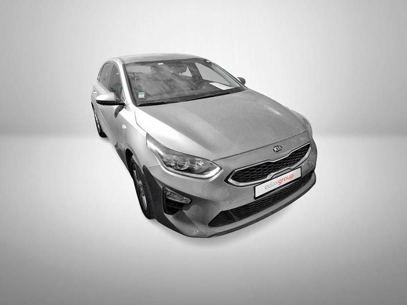 Cinza Usado 2021 Kia Ceed Urban Citadino | € 11.490 (Bom preço) - Imagem 1/4