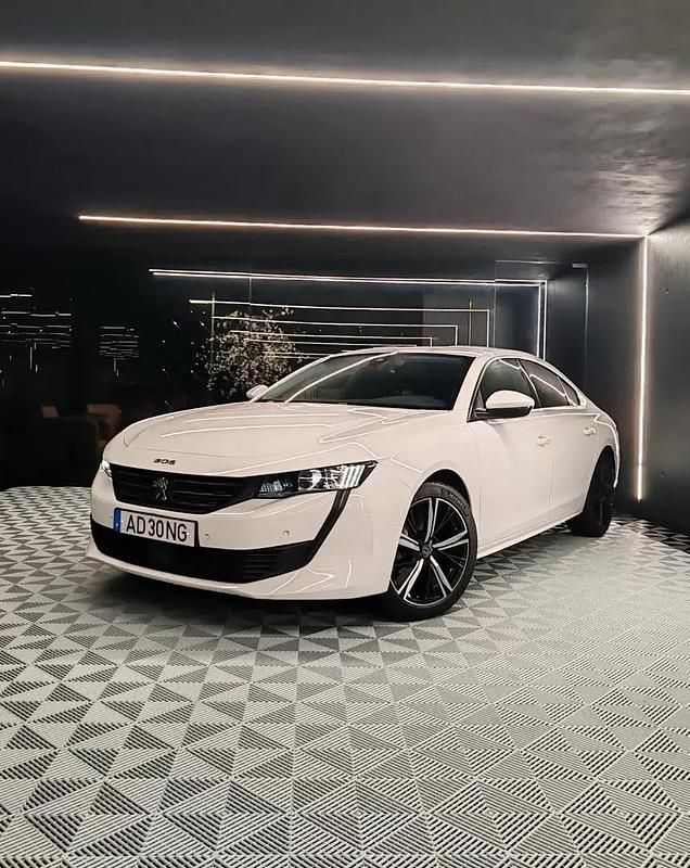 Usado Peugeot 508 Allure 130 HP (95 kW) 2020 Branco pérola Sedan