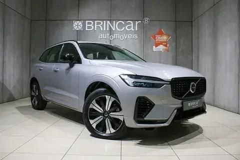 Usado Volvo XC60 Plus 350 HP (257 kW) 2023 Cinza prata SUV