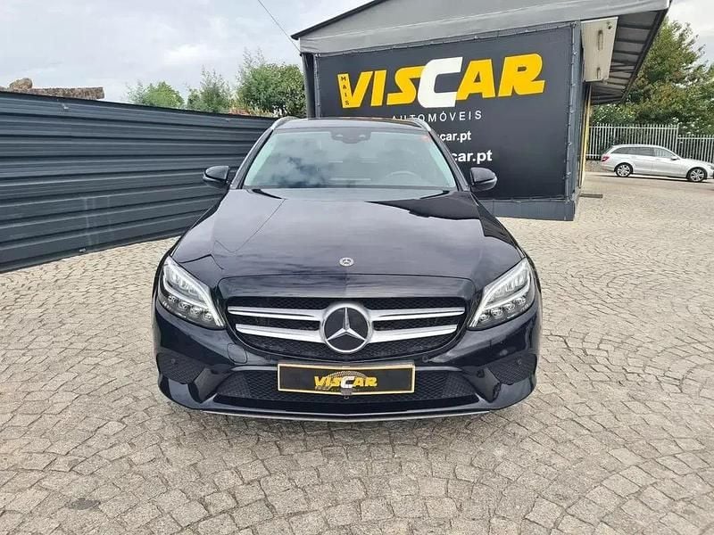 Usado Mercedes C300e Avantgarde 306 HP (225 kW) 2020 Preto Carrinha
