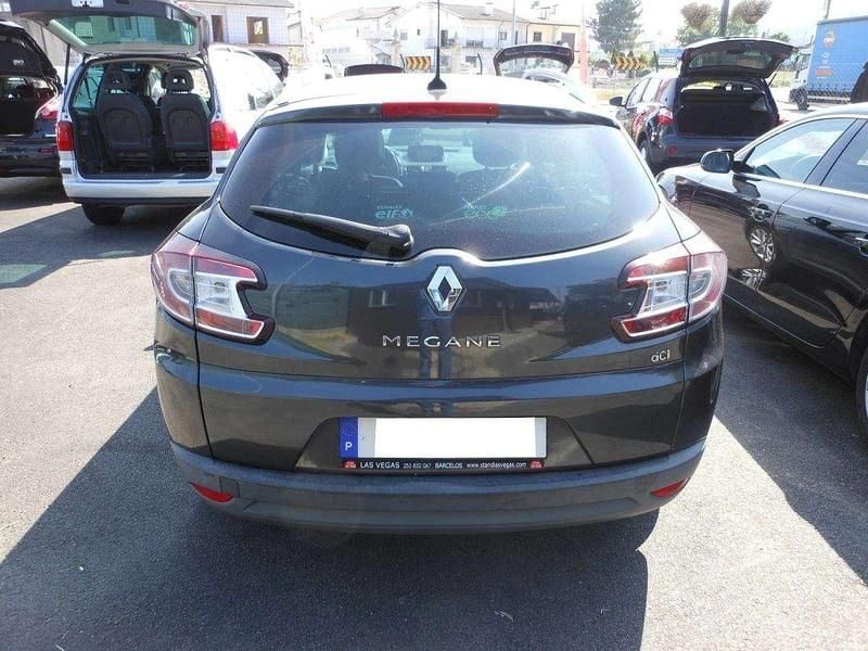 Usado Renault Mégane III 110 HP (80 kW) 2011 Cinzento Carrinha