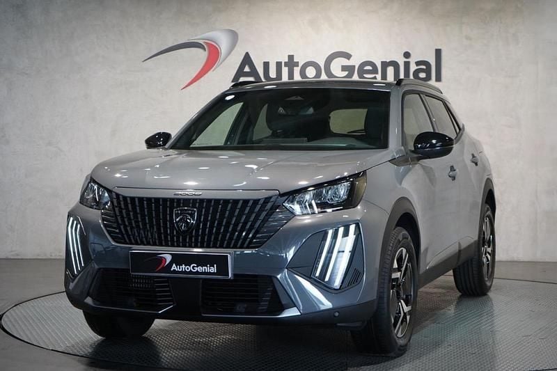 Cinzento Novo 2025 Peugeot 2008 SUV | € 29.990 - Imagem 1/4