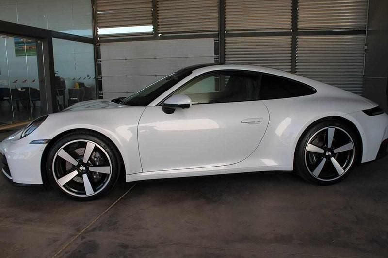 Usado Porsche 911 Carrera 394 HP (289 kW) 2025 Cinzento Coupé