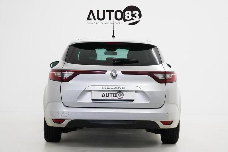 Usado Renault Mégane IV 110 HP (80 kW) 2019 Cinzento Carrinha