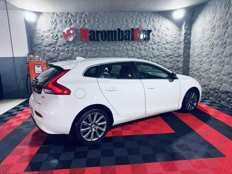Usado Volvo V40 Momentum 115 HP (84 kW) 2013 Branco