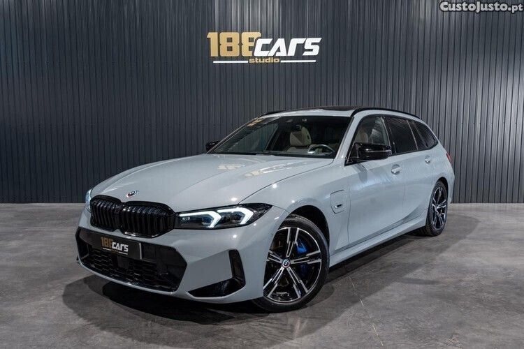 Cinza Usado 2022 BMW 330e Carrinha | € 44.500 - Imagem 1/1