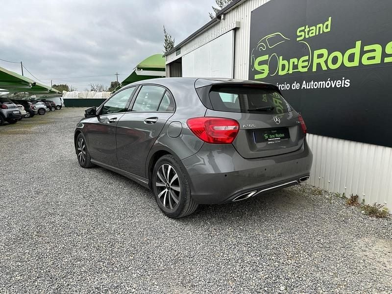 Usado Mercedes A180 109 HP (80 kW) 2015 Cinza