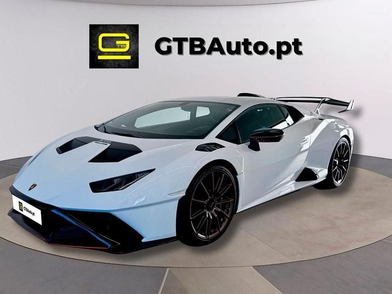 Branco Usado 2024 Lamborghini Huracán Coupé | € 419.000 - Imagem 1/4