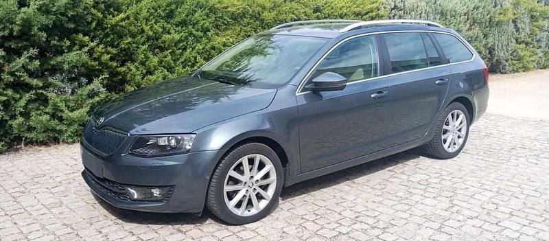 Cinzento Usado 2014 Skoda Octavia Carrinha | € 10.750 (Preço justo) - Imagem 1/4