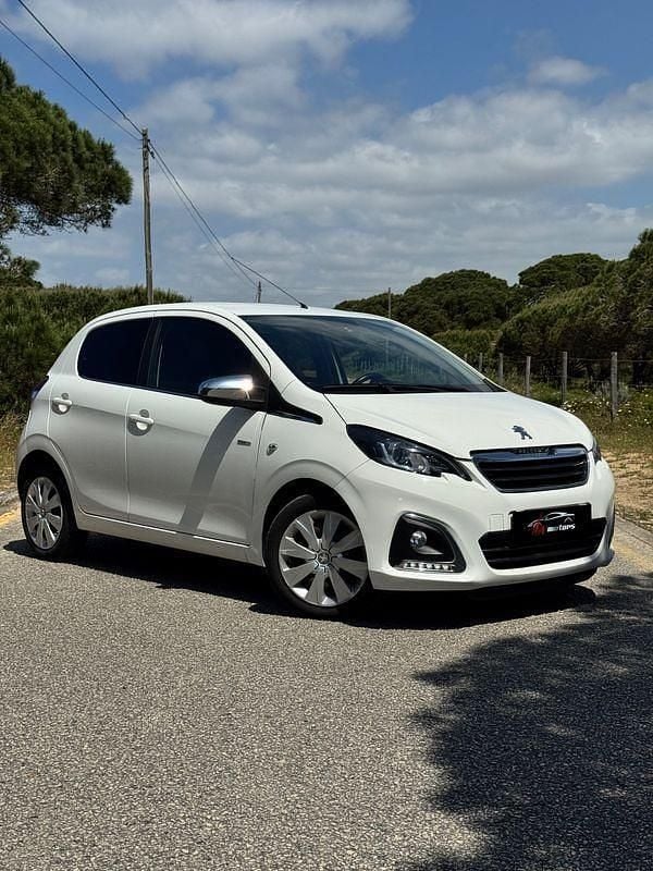 Branco Usado 2019 Peugeot 108 Style Citadino | € 9.990 (Preço justo) - Imagem 1/4