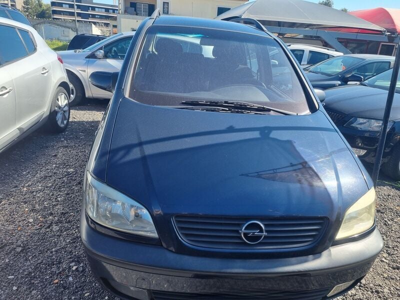 Usado Opel Zafira 100 HP (73 kW) 2001 Azul Monovolume