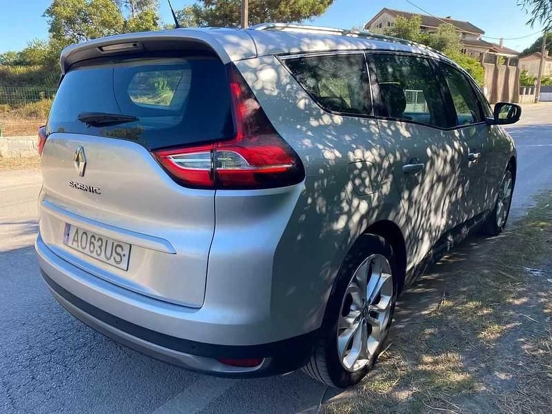 Usado Renault Grand Scénic IV Luxe 130 HP (95 kW) 2017 Cinzento Monovolume
