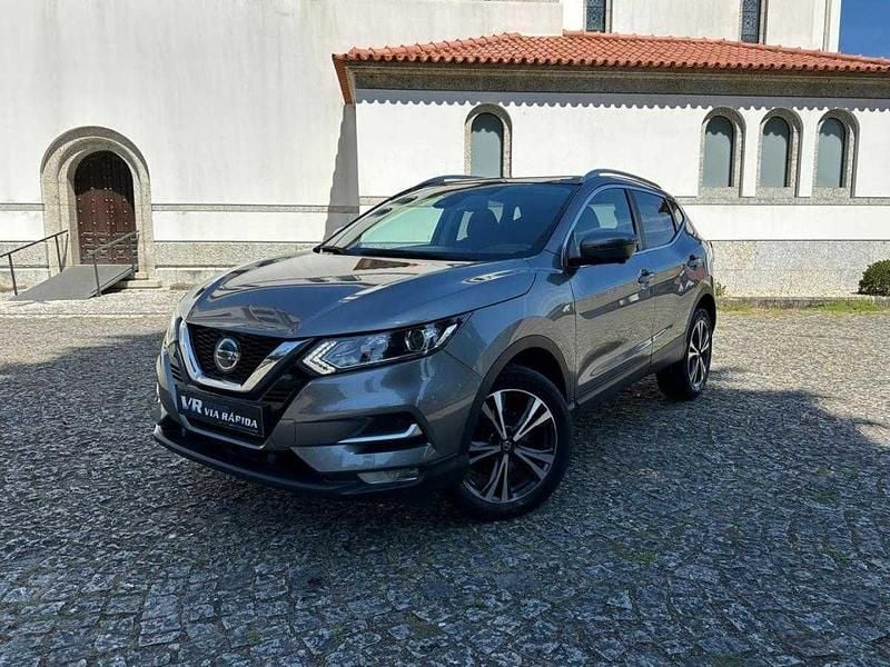 Usado Nissan Qashqai N-Connecta 115 HP (84 kW) 2021 Cinzento SUV
