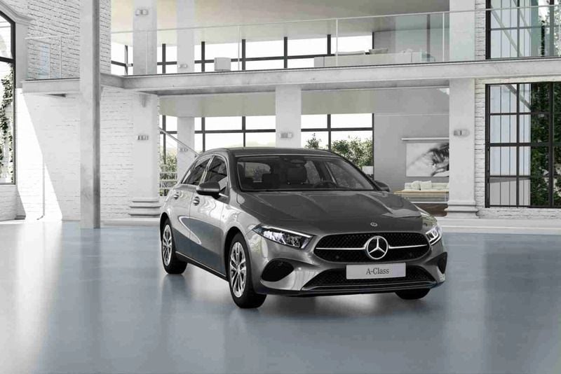 Cinzento Novo 2025 Mercedes A250 Citadino | € 48.975 (Preço justo) - Imagem 1/4