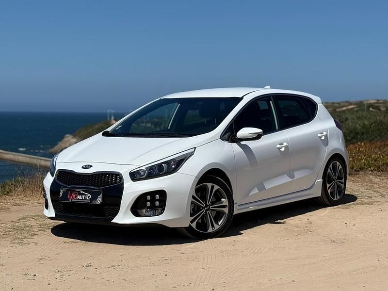 Branco Usado 2017 Kia Ceed | € 17.500 (Caro) - Imagem 1/4