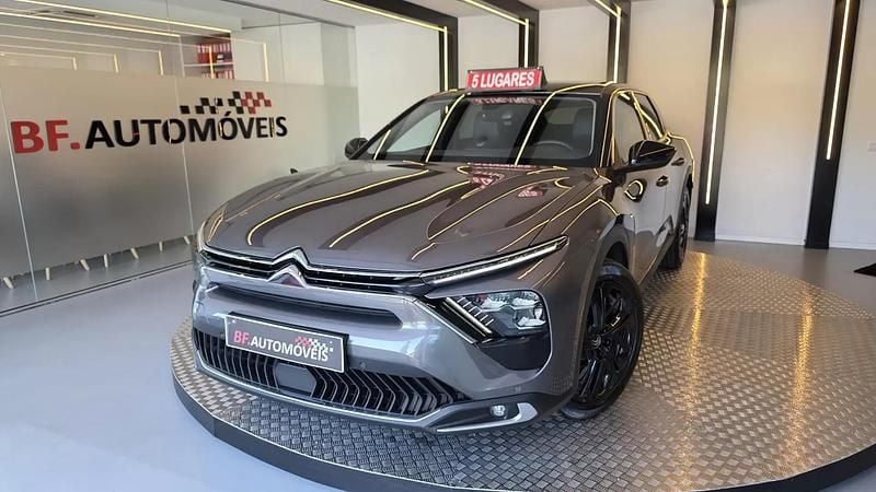 Cinzento Usado 2023 Citroën C5 X Feel Sedan | € 21.900 (Preço justo) - Imagem 1/4