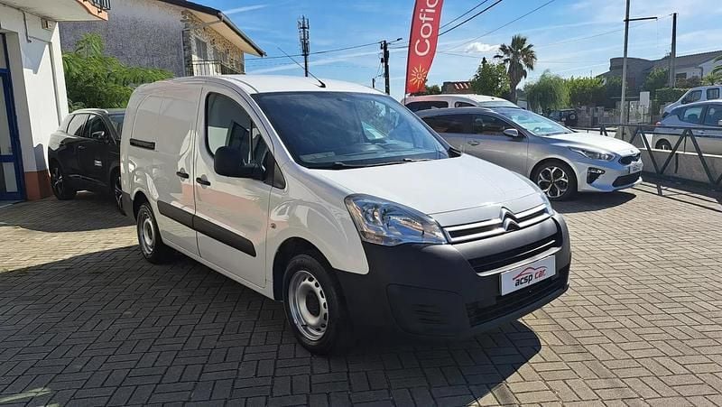 Branco Usado 2016 Citroën Berlingo | € 9.900 (Preço justo) - Imagem 1/4
