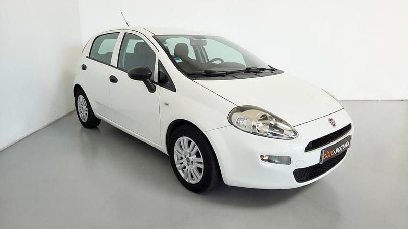 Usado Fiat Punto Easy 95 HP (69 kW) 2018 Branco Citadino