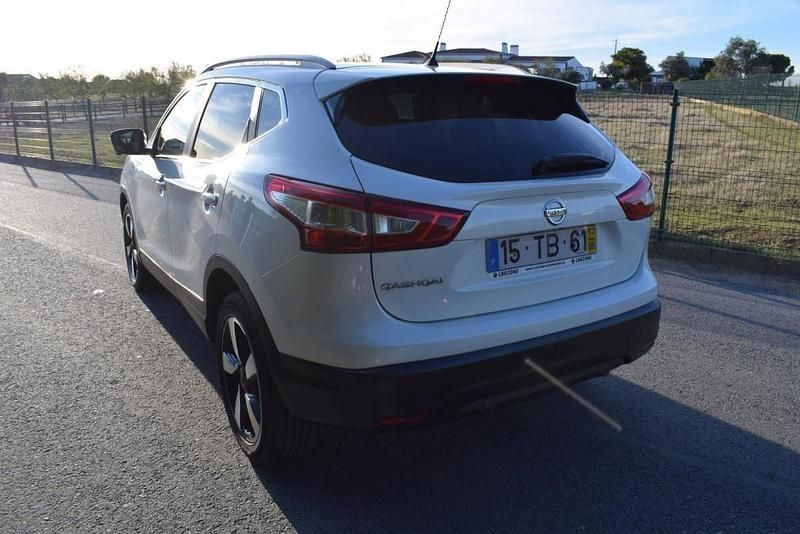 Usado Nissan Qashqai 115 HP (84 kW) 2017 Branco SUV