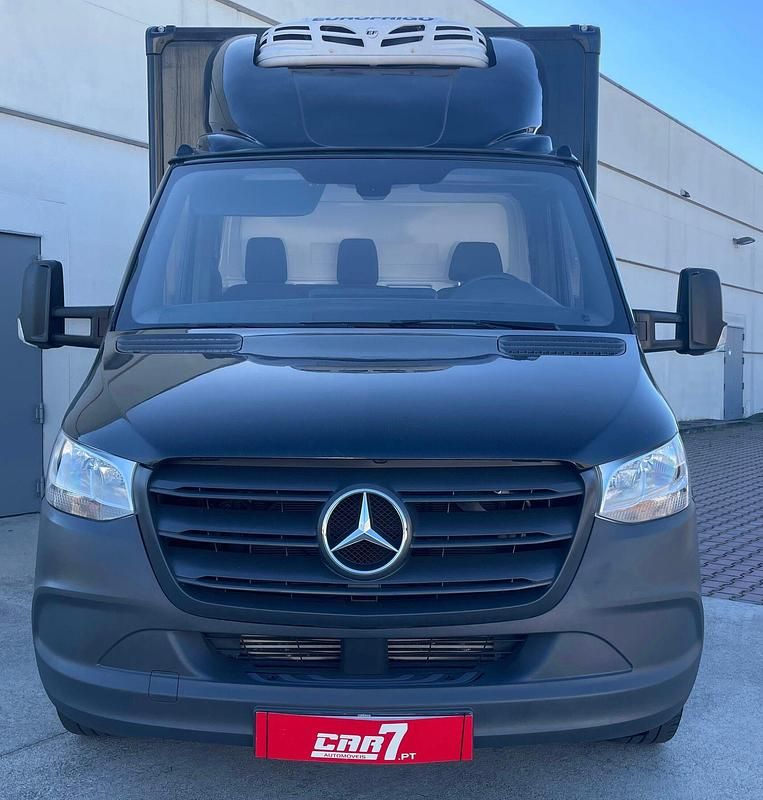 Usado Mercedes Sprinter 143 HP (105 kW) 2022 Preto Van