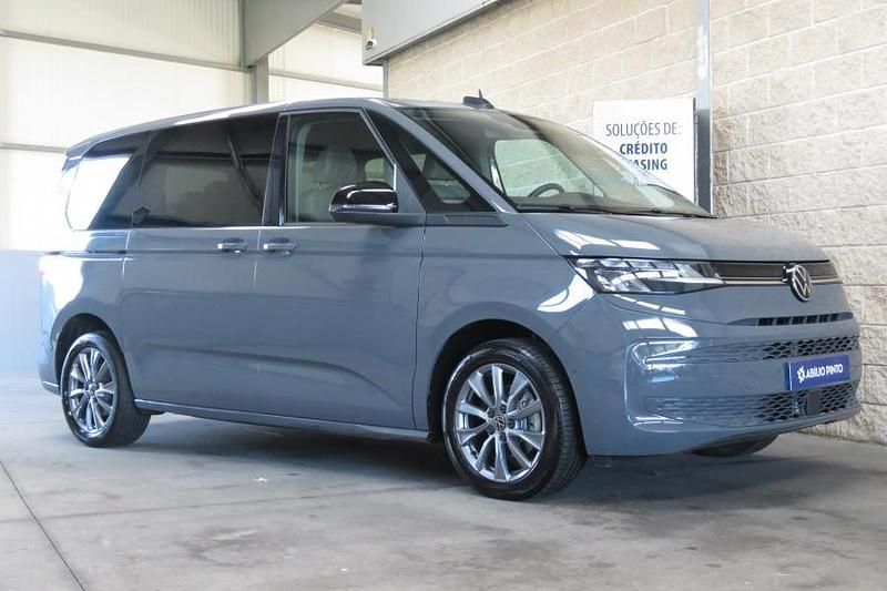 Usado VW Routan 150 HP (110 kW) 2024 Cinzento Monovolume