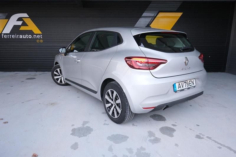 Usado Renault Clio V Equilibre 100 HP (73 kW) 2022 Cinza