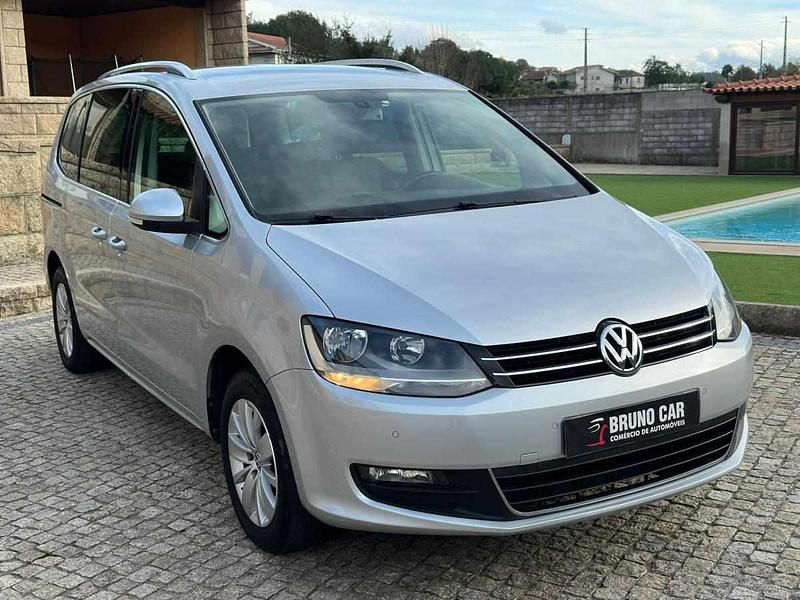 Usado VW Sharan 140 HP (102 kW) 2014 Cinzento Monovolume