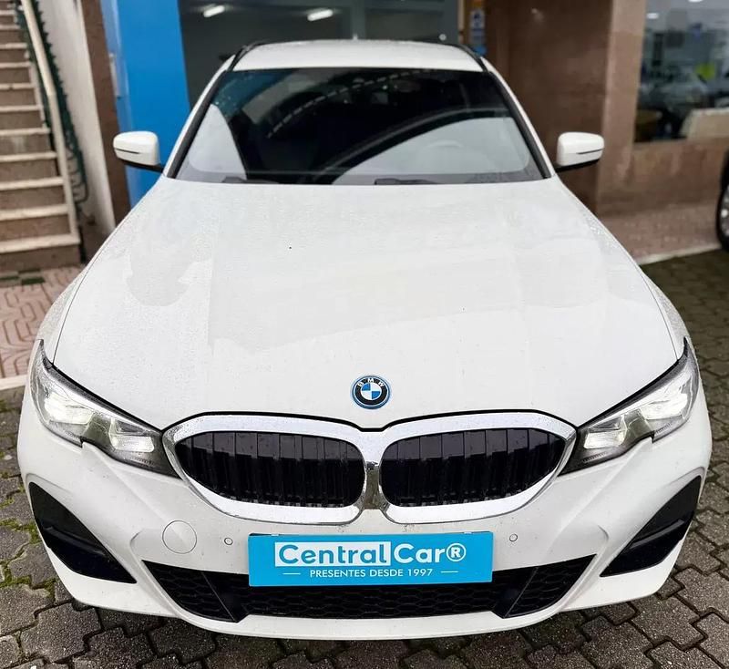 Usado BMW 320e 204 HP (150 kW) 2022 Branco Carrinha