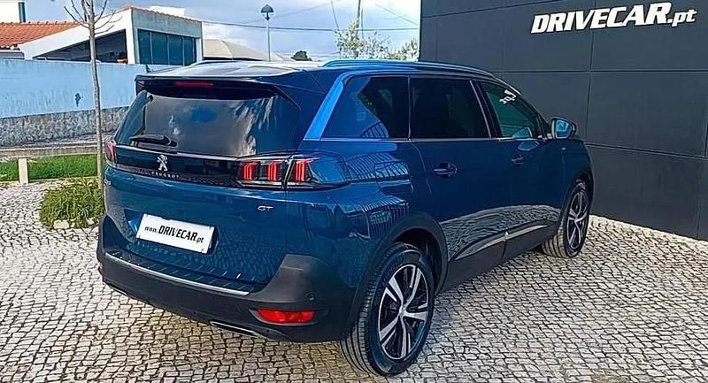 Usado Peugeot 5008 GT 130 HP (95 kW) 2021 Azul escuro SUV