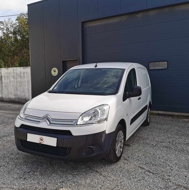 Branco Usado 2015 Citroën Berlingo Monovolume | € 10.900 (Preço elevado) - Imagem 1/4