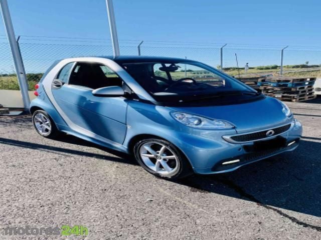 Usados 2013 Smart ForTwo Coupé 1.0 Benzin 84 CV (€7.500)