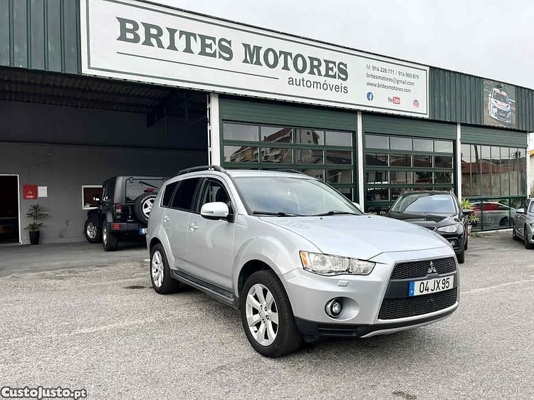 Cinza Usado 2010 Mitsubishi Outlander Intense SUV | € 10.750 - Imagem 1/1