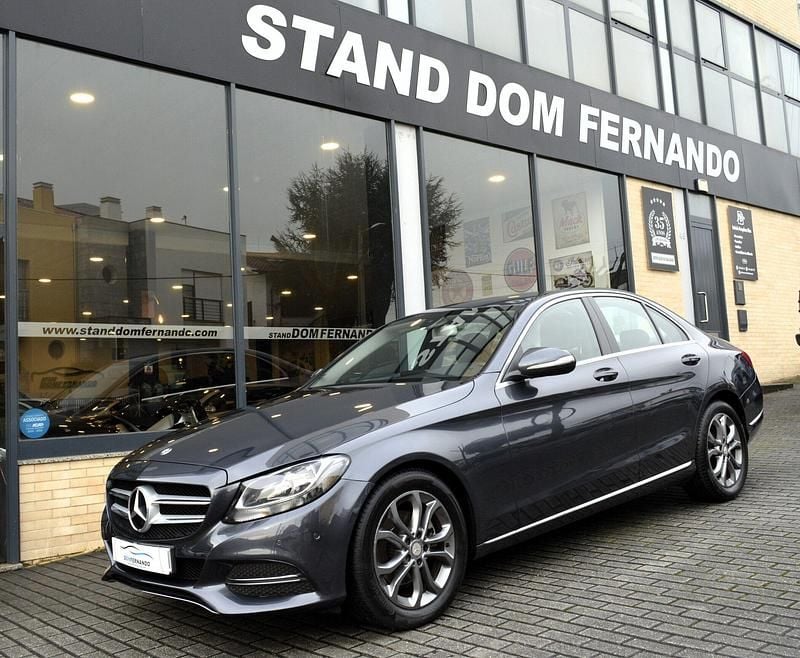 Cinza Usado 2014 Mercedes C220 Exclusive Sedan | € 18.500 - Imagem 1/4