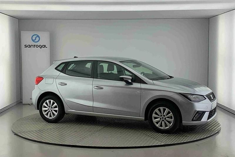 Prateado Usado 2024 Seat Ibiza Style Citadino | € 16.300 (Preço justo) - Imagem 1/4