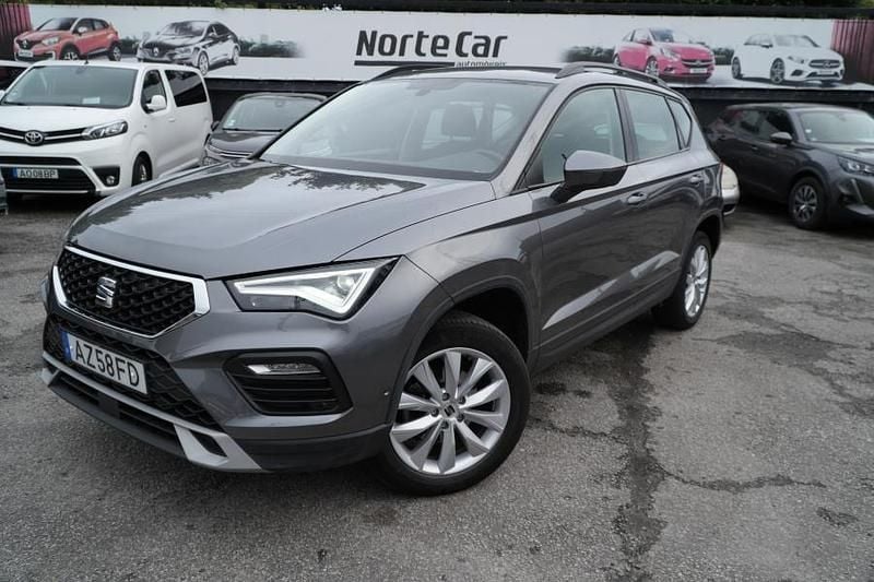 Cinza Usado 2023 Seat Ateca Style SUV | € 20.250 (Preço justo) - Imagem 1/4