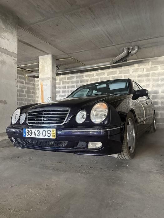 Usado 2000 Mercedes E270 Avantgarde | € 7.499 - Imagem 1/4