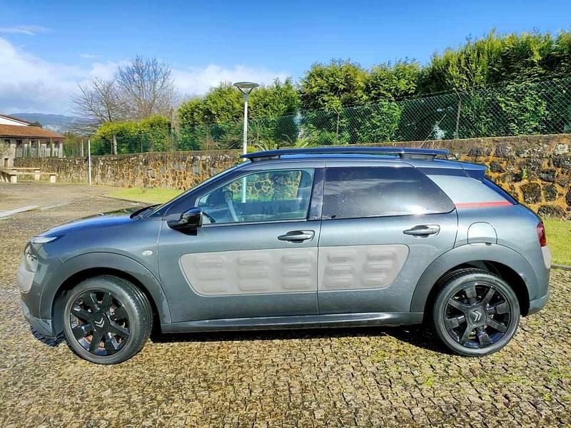 Usado Citroën C4 Cactus PureTech 82 HP (60 kW) 2014 Cinzento Citadino