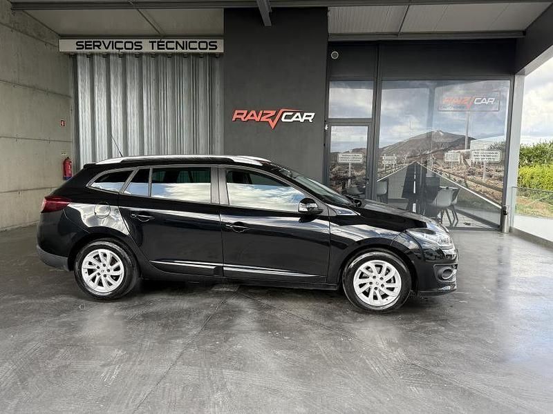Usado Renault Mégane GrandTour LIMITED 95 HP (69 kW) 2016 Preto Carrinha