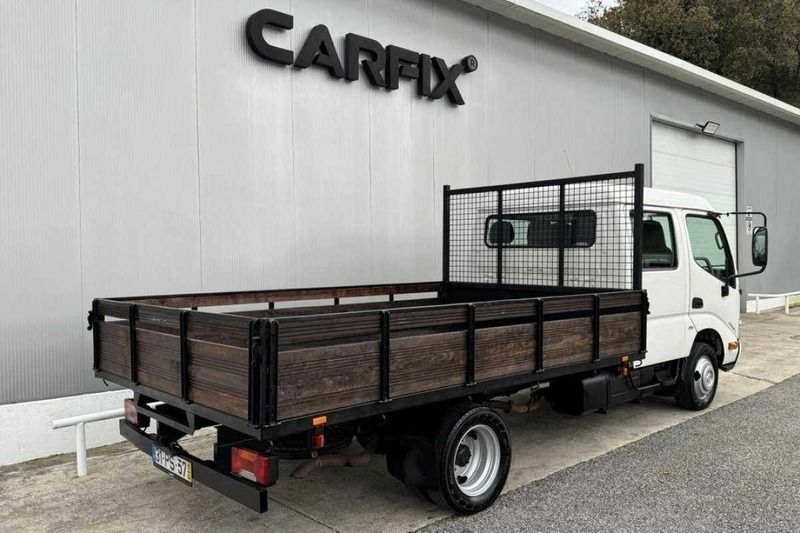 Usado Toyota Dyna 136 HP (100 kW) 2015 Branco Pickup