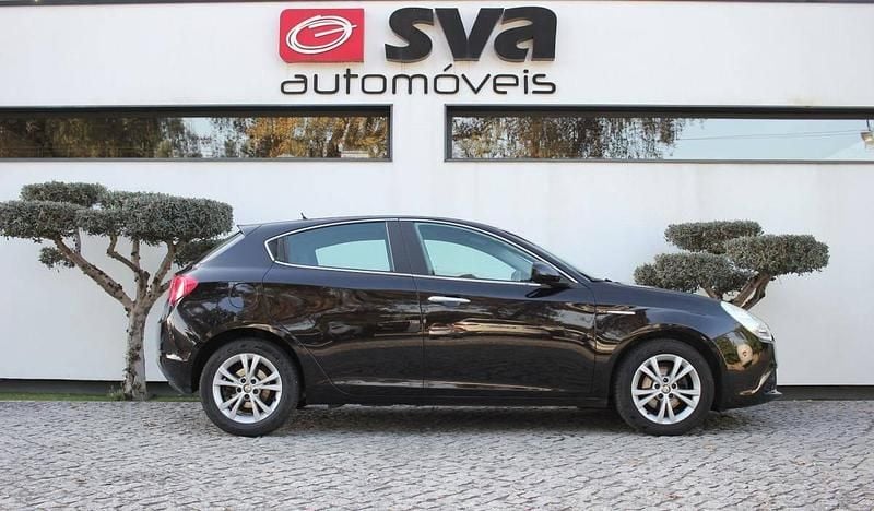 Usado Alfa Romeo Giulietta 105 HP (77 kW) 2012 Preto Citadino