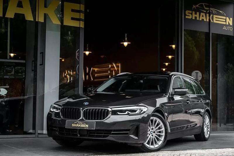 Preto Usado 2023 BMW 520 Luxury Line Carrinha | € 39.990 (Preço justo) - Imagem 1/4
